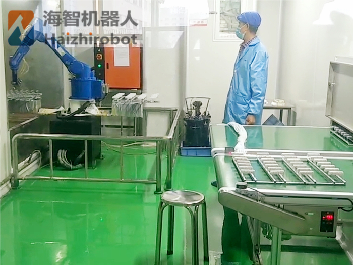 <strong>自动喷涂机器人应用</strong>